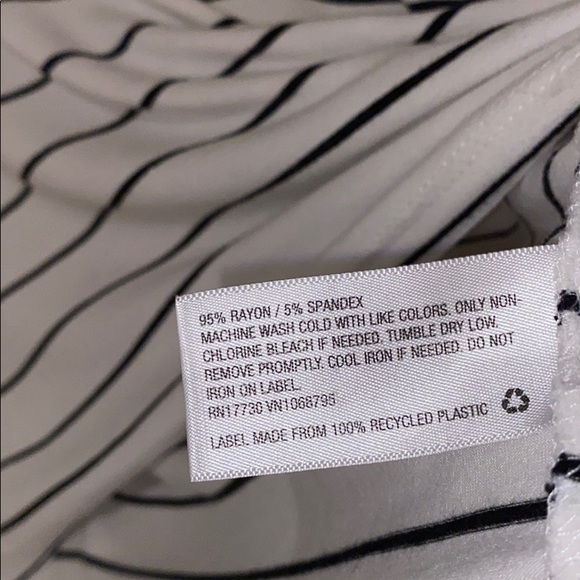 Woman's Target B&W Striped Short Sleeve Scoop Top - Picture 5 of 8